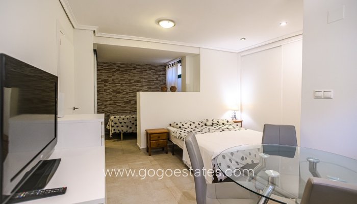 Te koop - Huis - Vrijstaande Villa - Torrevieja - Torrevieja Centro