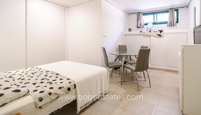 Te koop - Huis - Vrijstaande Villa - Torrevieja - Torrevieja Centro