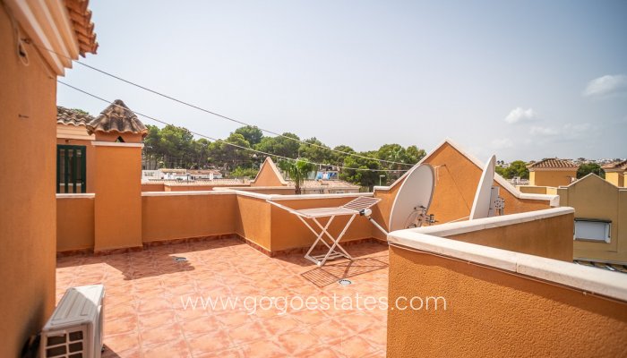 Te koop - Huis - Vrijstaande Villa - Torrevieja - Torrevieja Centro
