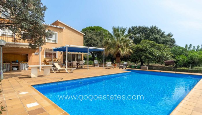 Te koop - Huis - Vrijstaande Villa - Dénia - Denia Centro