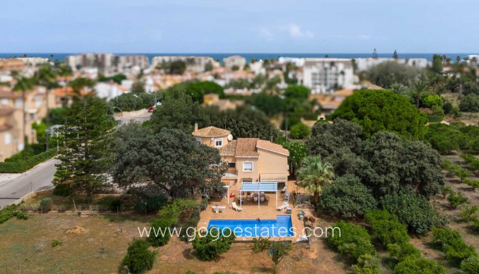 Te koop - Huis - Vrijstaande Villa - Dénia - Denia Centro