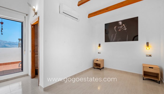 Te koop - Huis - Vrijstaande Villa - Polop - Polop Centro