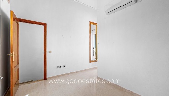 Te koop - Huis - Vrijstaande Villa - Polop - Polop Centro