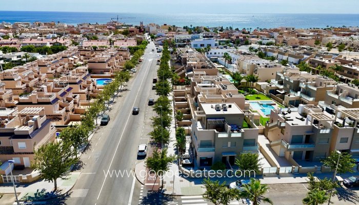 Te koop - Huis - Vrijstaande Villa - Pilar De La Horadada - Pilar de la Horadada Centro