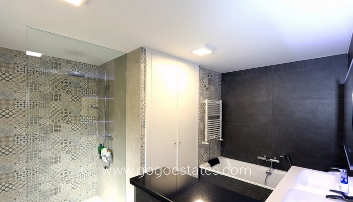 Te koop - Huis - Vrijstaande Villa - l'Alfas del Pi - Albir