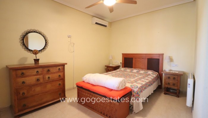 Te koop - Huis - Vrijstaande Villa - Catral - Catral Centro