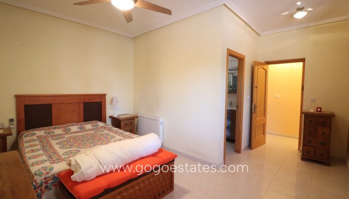 Te koop - Huis - Vrijstaande Villa - Catral - Catral Centro