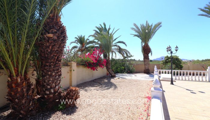 Te koop - Huis - Vrijstaande Villa - Catral - Catral Centro