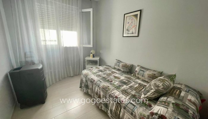 Te koop - Appartement - Appartement op de middelste verdieping - Torrevieja - Playa del Cura