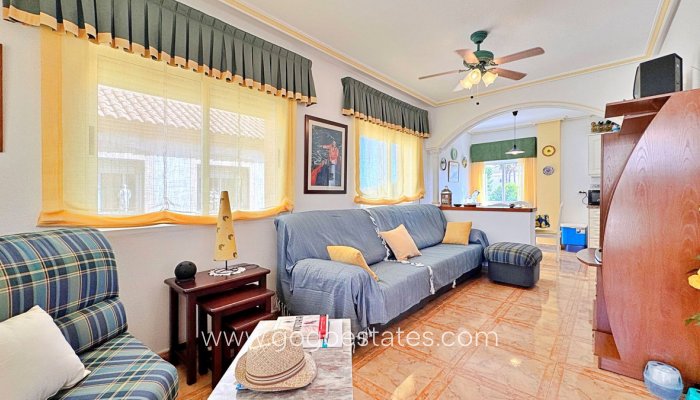 Te koop - Appartement - Appartement op de middelste verdieping - Orihuela - La Zenia