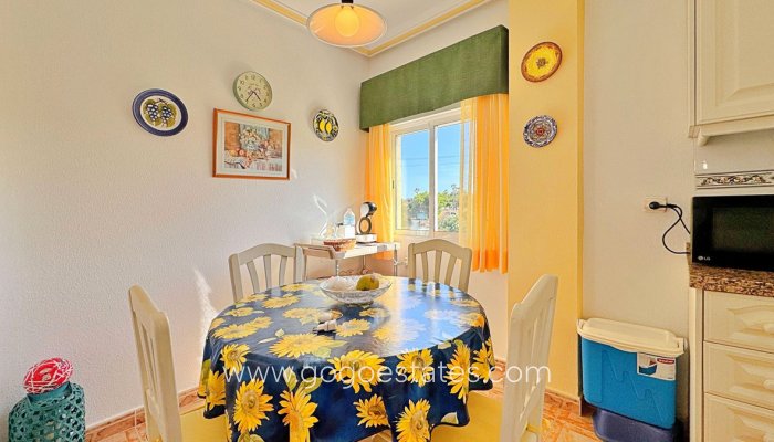 Te koop - Appartement - Appartement op de middelste verdieping - Orihuela - La Zenia