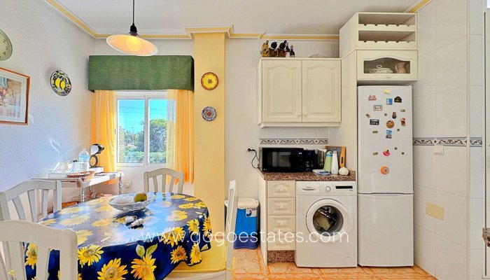 Te koop - Appartement - Appartement op de middelste verdieping - Orihuela - La Zenia