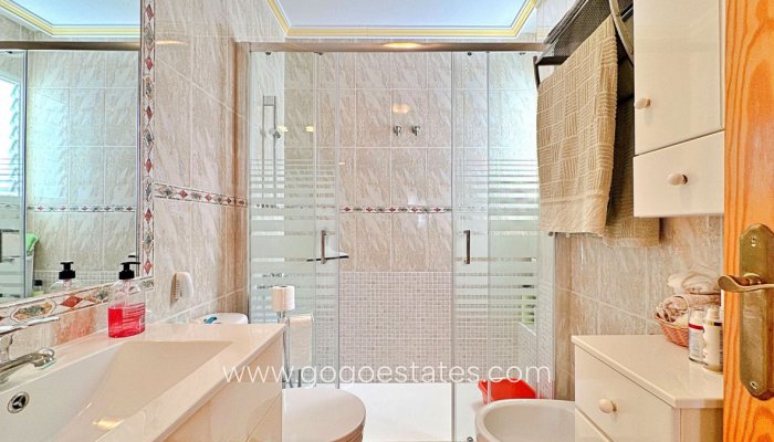 Te koop - Appartement - Appartement op de middelste verdieping - Orihuela - La Zenia