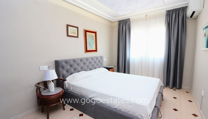 Revente - Maison - Maison mitoyenne - Torrevieja - Torrevieja Centro