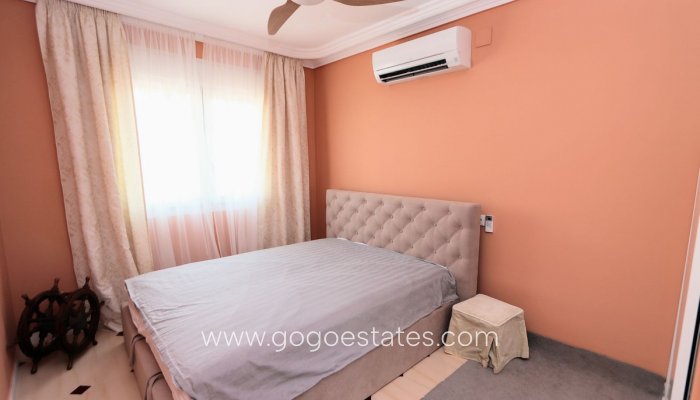 Revente - Maison - Maison mitoyenne - Torrevieja - Torrevieja Centro