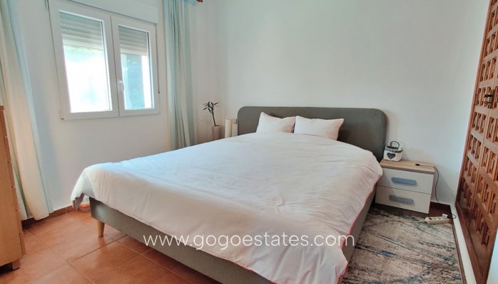 Te koop - Huis - Vrijstaande Villa - Novelda - Estación