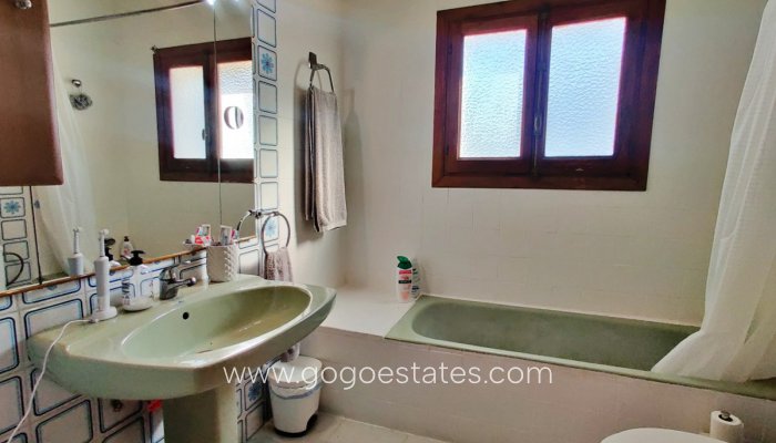 Te koop - Huis - Vrijstaande Villa - Novelda - Estación