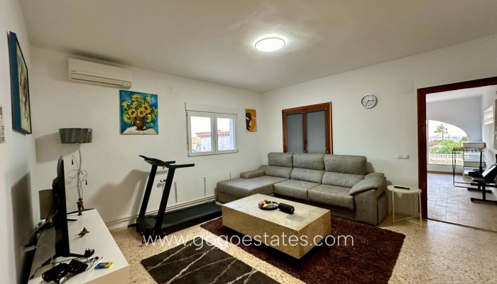 Te koop - Huis - Vrijstaande Villa - Novelda - Estación