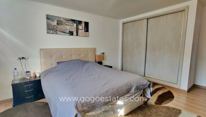 Te koop - Huis - Vrijstaande Villa - Novelda - Estación