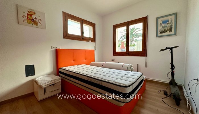 Te koop - Huis - Vrijstaande Villa - Novelda - Estación