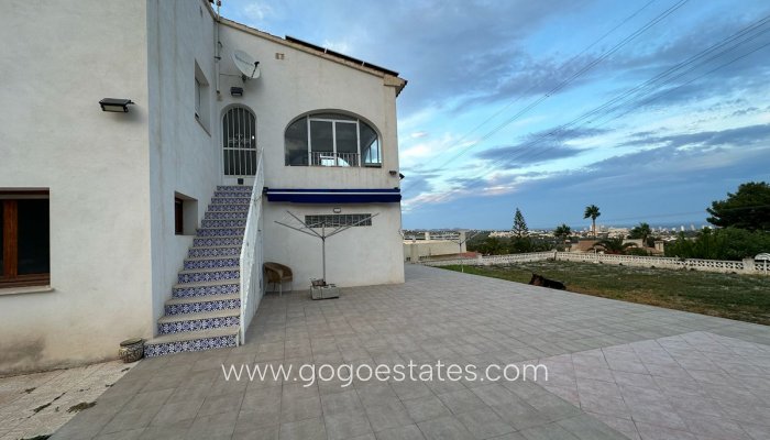 Te koop - Huis - Vrijstaande Villa - Novelda - Estación