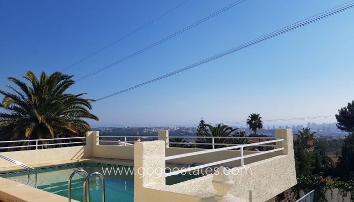 Te koop - Huis - Vrijstaande Villa - Novelda - Estación