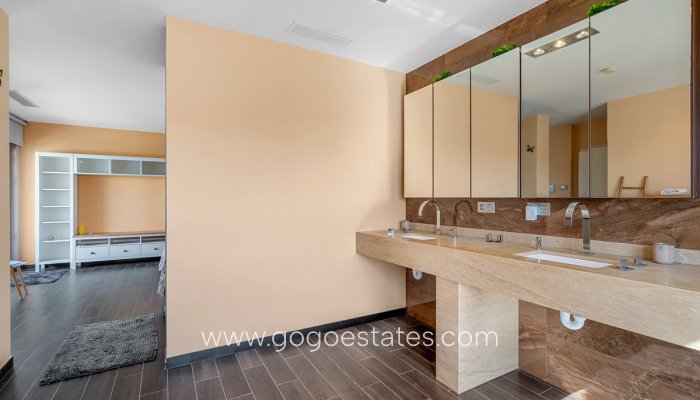 Te koop - Huis - Vrijstaande Villa - Benijofar