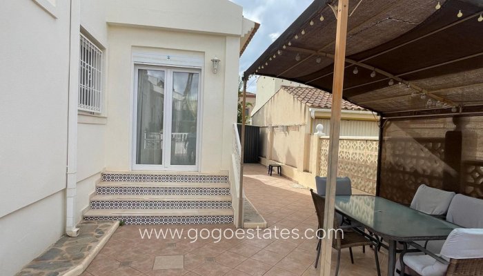 Te koop - Huis - Vrijstaande Villa - Orihuela - Playa Flamenca