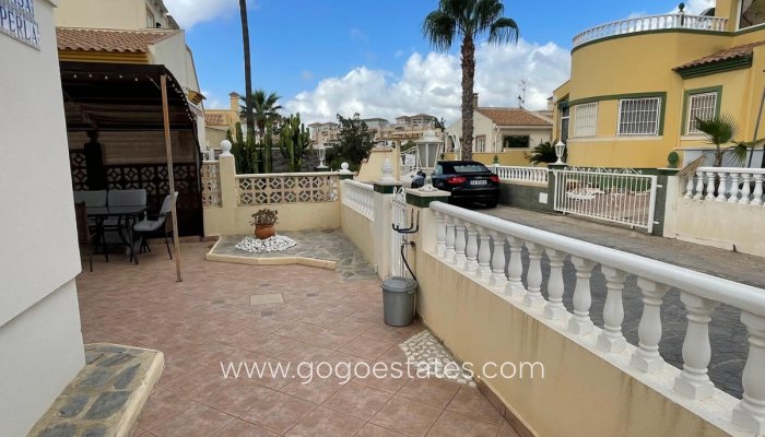 Te koop - Huis - Vrijstaande Villa - Orihuela - Playa Flamenca