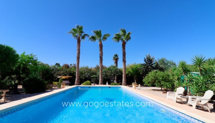 Te koop - Huis - Vrijstaande Villa - Catral - Catral Centro