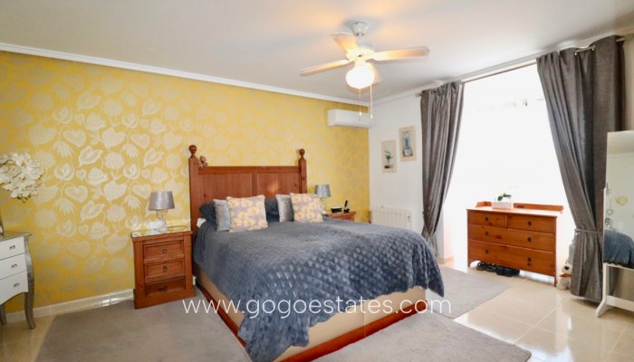 Te koop - Huis - Vrijstaande Villa - Catral - Catral Centro