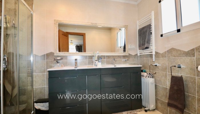 Te koop - Huis - Vrijstaande Villa - Catral - Catral Centro