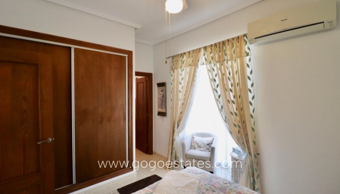 Te koop - Huis - Vrijstaande Villa - Catral - Catral Centro