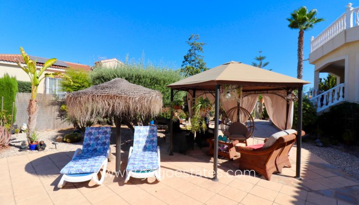 Te koop - Huis - Vrijstaande Villa - Catral - Catral Centro