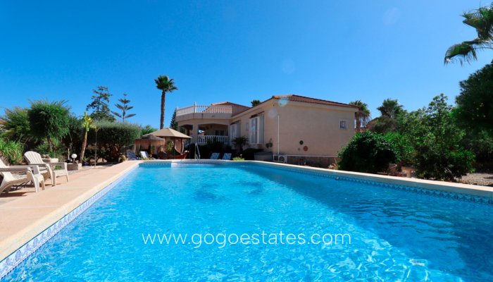 Te koop - Huis - Vrijstaande Villa - Catral - Catral Centro