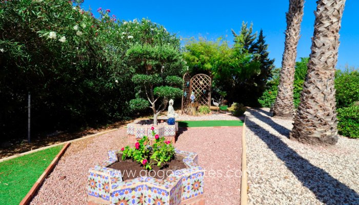 Te koop - Huis - Vrijstaande Villa - Catral - Catral Centro