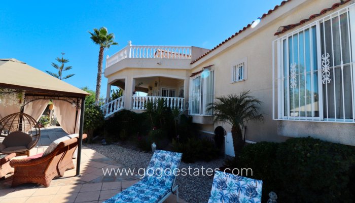 Te koop - Huis - Vrijstaande Villa - Catral - Catral Centro