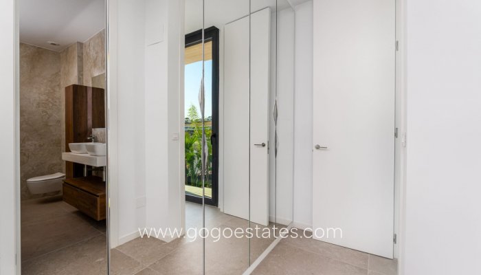 Wiederverkauf - Haus - Freistehende Villa - Finestrat