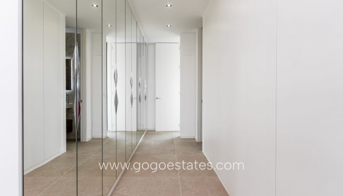 Wiederverkauf - Haus - Freistehende Villa - Finestrat