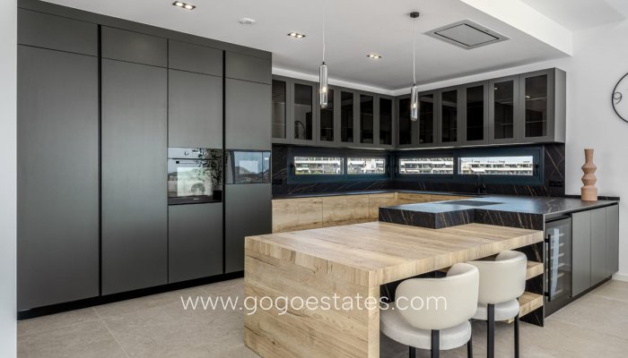 Wiederverkauf - Haus - Freistehende Villa - Finestrat