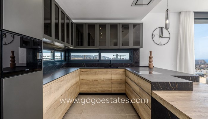 Wiederverkauf - Haus - Freistehende Villa - Finestrat