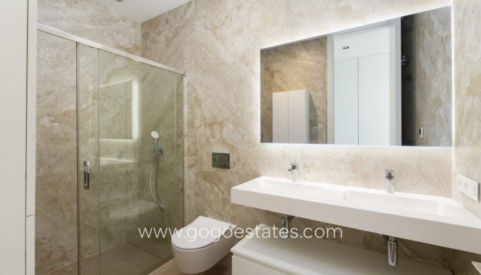 Wiederverkauf - Haus - Freistehende Villa - Finestrat