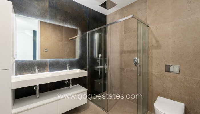 Wiederverkauf - Haus - Freistehende Villa - Finestrat