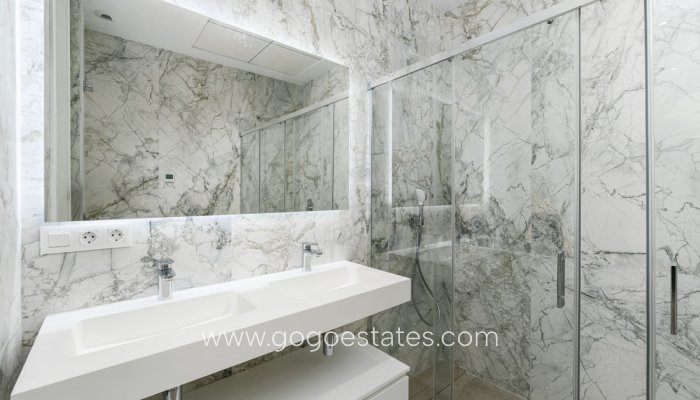 Wiederverkauf - Haus - Freistehende Villa - Finestrat