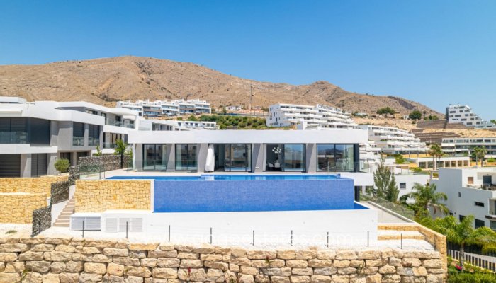 Wiederverkauf - Haus - Freistehende Villa - Finestrat