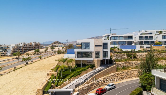 Wiederverkauf - Haus - Freistehende Villa - Finestrat