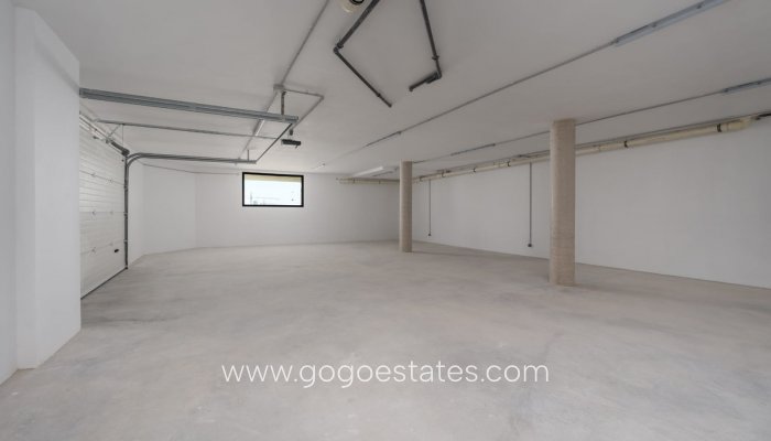 Wiederverkauf - Haus - Freistehende Villa - Finestrat