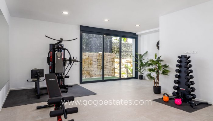 Wiederverkauf - Haus - Freistehende Villa - Finestrat