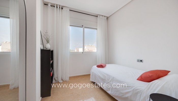 Revente - Appartement - Appartement au dernier étage - Jacarilla