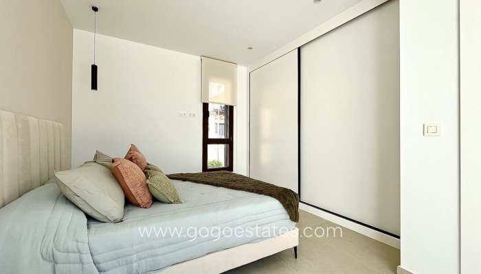 Te koop - Huis - Vrijstaande Villa - Rojales - Rojales Centro